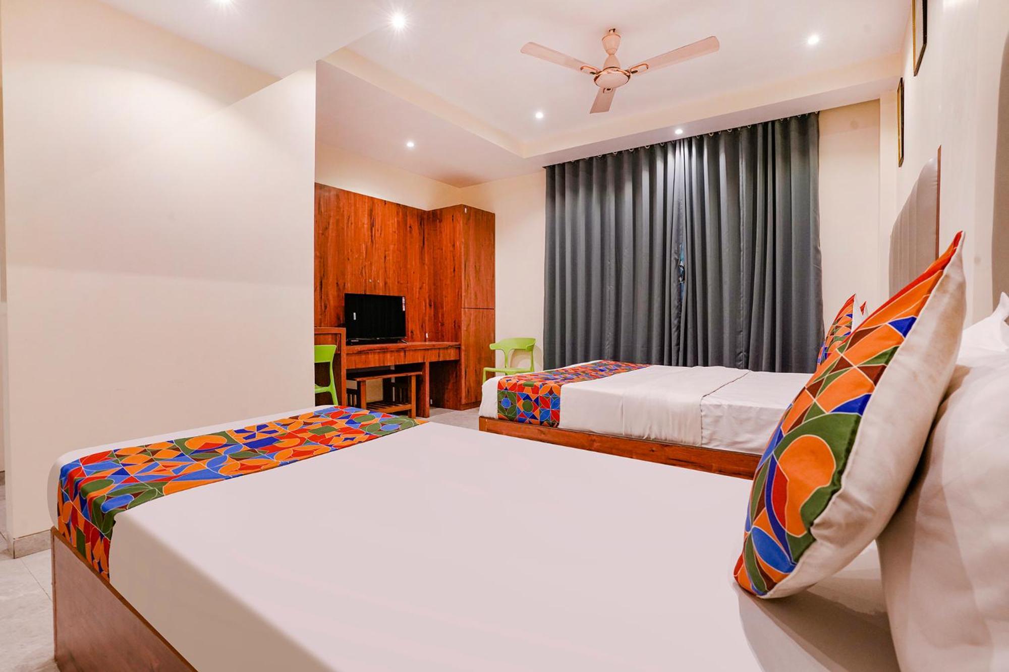 Fabexpress Utsav Residency - Nr Panvel Hotel Jamb Exterior photo
