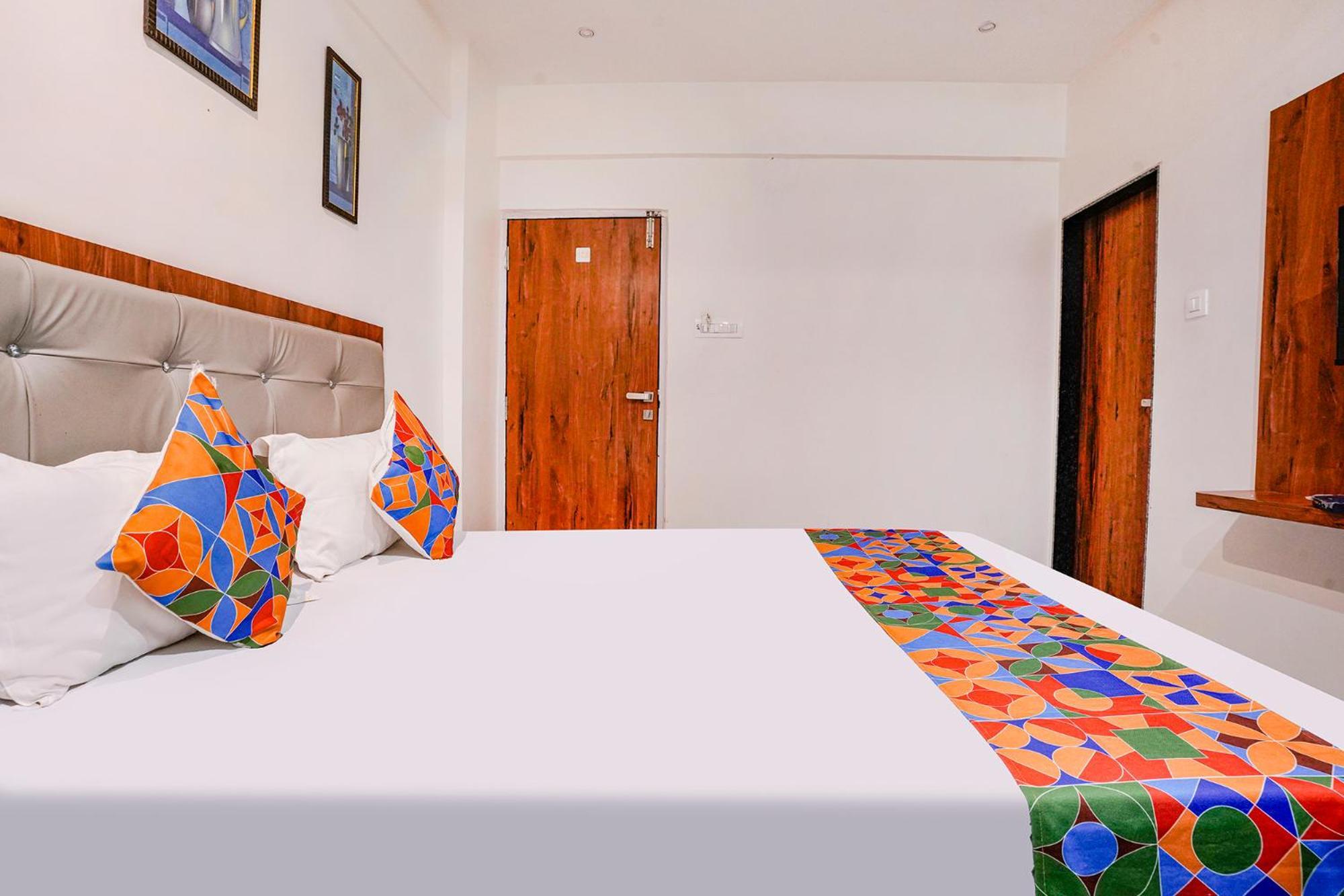 Fabexpress Utsav Residency - Nr Panvel Hotel Jamb Exterior photo